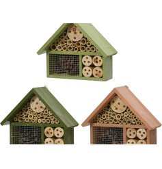 Attract the insects and wildlife to the garden with this adventure bug house in 3 assorted designs.