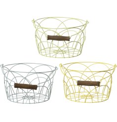 3 assorted circular wire baskets with a dark wood chunky carry handle. 