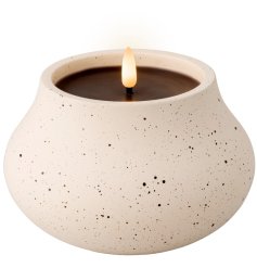 Create a cosy space in the garden with this outdoor concrete cream candle with a LED flame. 