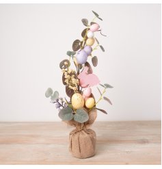 Make a statement this season with this large artificial egg tree featuring pastel coloured speckled eggs