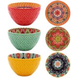 Featuring three beautiful ceramic bowls in different designs and colour-ways, this assortment is perfect for serving up 