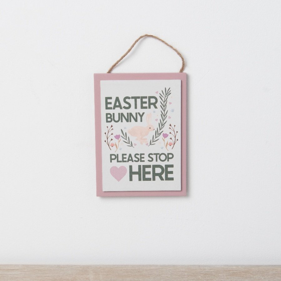 Display this charming sign to encourage the Easter Bunny to stop by your home. 