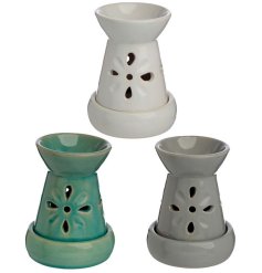 A chic wax and oil burner in 3 assorted designs. 