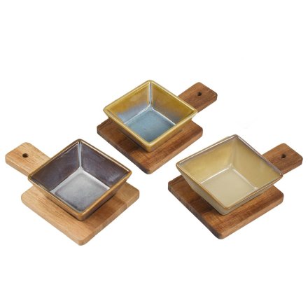 Square Snack Dishes & Wooden Trays S3