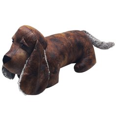 A Dachshund doorstop in XL! Made from faux leather the body has a distressed look giving it a rustic charm.