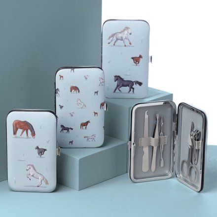 A 5 piece manicure set from the Willow Farm collection. It features a horse inspired design and has a push button clasp 