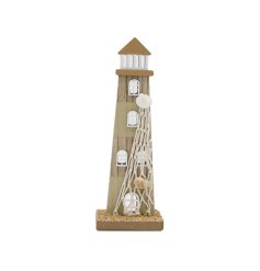 Bring the coast to the home with this natural lighthouse ornament oozing with character. 