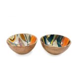 This assortment of 2 citrus style bowls are the perfect addition to the kitchen. 