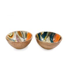 A bright and colourful mango wood bowl in 2 assorted designs.