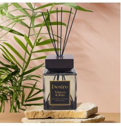 A luxurious XL reed diffuser from the Desire range in a unique tobacco and rum fragrance. 