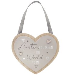 A cream and natural wooden plaque with loving text towards an Auntie. 