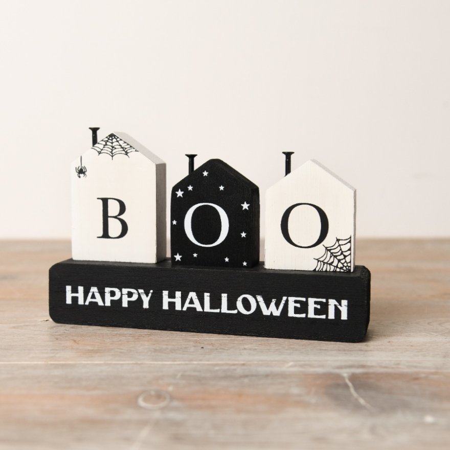 Black & White 'BOO' House