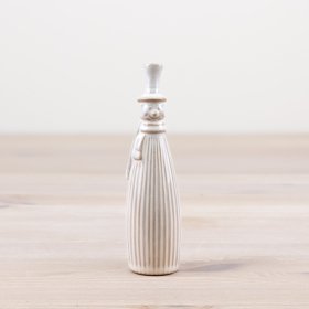 Bring wintry enchantment to your space with our delightful Glazed Snowman decoration 