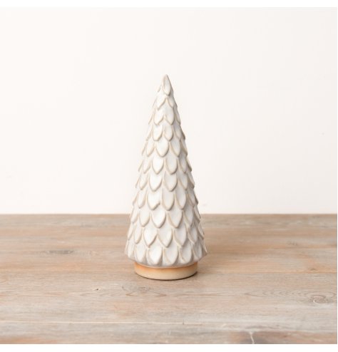 An enchanting tree adorned with scalloped edges, enhanced by reactive glaze in neutral tones.