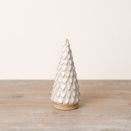 A beautiful tree with scalloped edges, adorned with reactive glaze in stunning neutral hues. 
