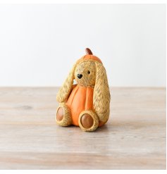 Sitting at 11cm high, an adorable Autumnal bunny dressed as a pumpkin. 