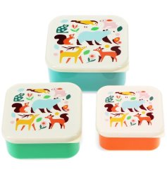 A lovely set of 3 woodland snack boxes. Each one features woodland colours and has a illustrated lid.
