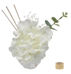 This luxury diffuser adds a touch of floral class to the home.