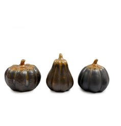 introducing these cute pumpkin finished in Autumnal colours. Whether displayed as a family or showcased individually, th