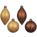 Charming speckle and dot pattern on handcrafted glass baubles. 