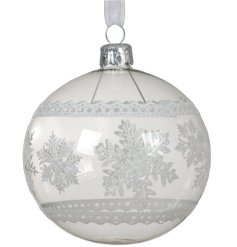 This festive bauble adds a stunning touch to your holiday decor. Perfect for showcasing on your tree.