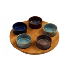 This rustic serving tapas set is perfect for serving up tapas or appetizers, while the tray adds an elegant touch to any