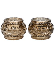 Update your home deco with this gorgeous gold candle pot