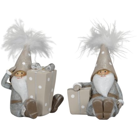 2/A Sitting Santa Deco with Feather Hat, 8cm