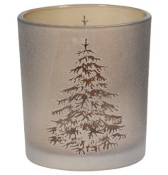 This ornamental candle is ideal for setting a delightful atmosphere wherever it is place