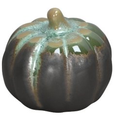 These ceramic pumpkins make for the perfect autumn table decorations 