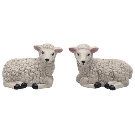 An adorable Sheep Salt & Pepper Set, prefect to add some country charm to your dining table.