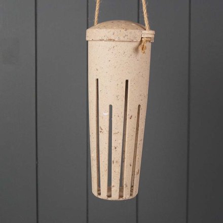 This peanut bird feeder is made from sustainable products, helping the environment by having a lesser carbon footprint
