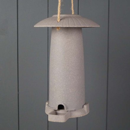Charming bird feeder for a delightful addition to your garden