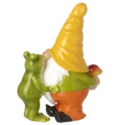 A charming and colourful ornament featuring a garden gnome and frog having a kiss.