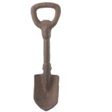 A unique bottle opener in the shape of a garden spade. Made from cast iron with a rustic finish. 