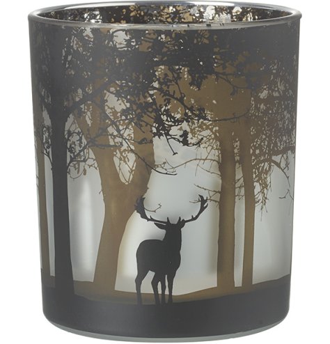Add festive elegance to your home with this stunning Christmas candle holder. Perfect for the holiday season