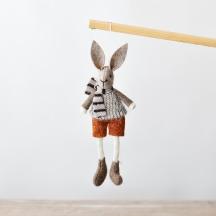 Add some charm to your tree with our sweet man rabbit hanger - a must-have for any Christmas collection!