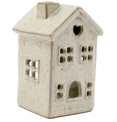  This charming tealight holder will look lovely when displayed on a shelf or windowsill.