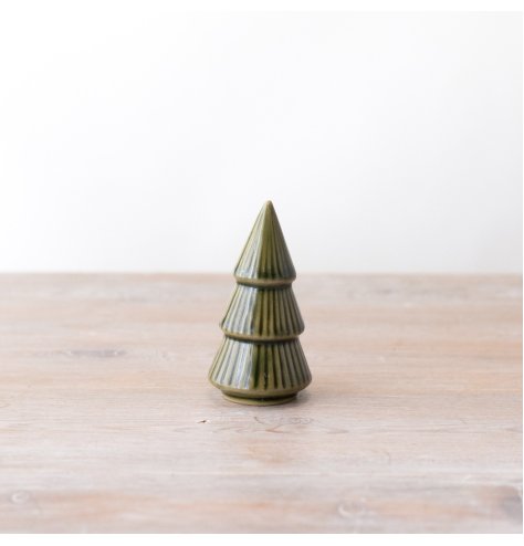 Add a traditional touch to the home decor this Christmas with our reactive glaze Christmas tree ornament in green.