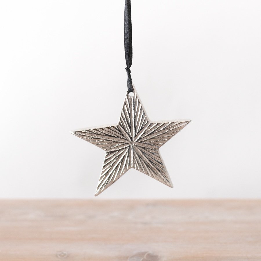 Stylish and robust hanging star decoration