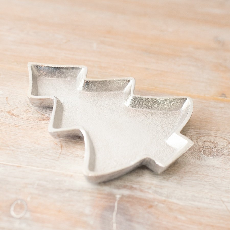 This tree shaped dish with raised edges is the perfect seasonal accessory for the home. 