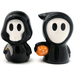 Get in the halloween mood with these cut salt & pepper pots