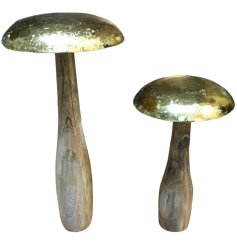 Add a touch of nature to your home with this adorable stand-alone mushroom decoration. 
