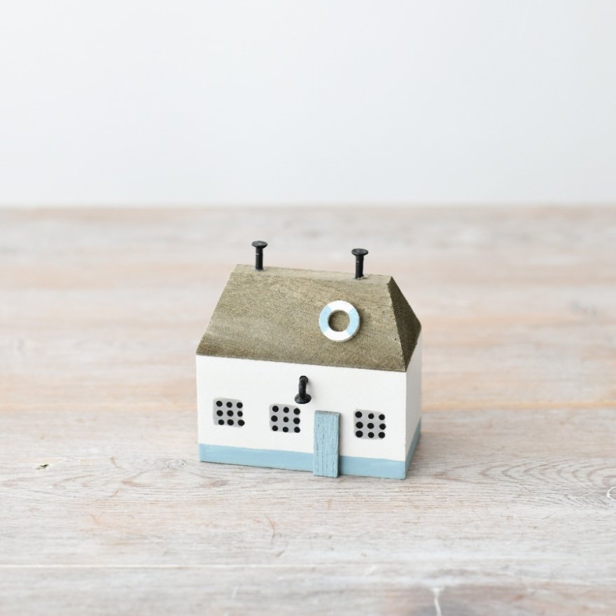 7cm Wood Seaside House Decoration