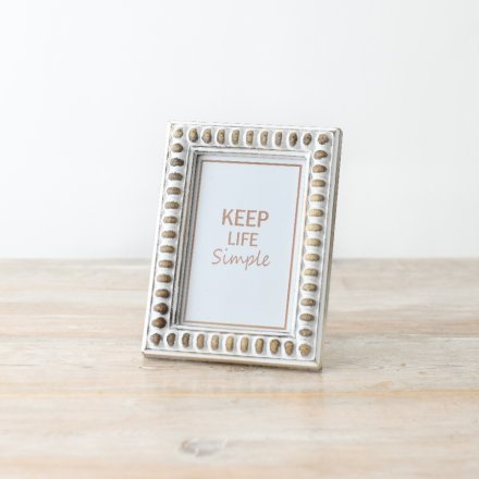 This lovely little frame is the ideal choice to enhance any wall decor