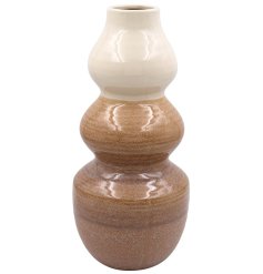Add charm to any space with the Sandrock vase. Perfect for windowsills, shelves, or mantelpieces.