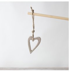 Update your home deco with this cute hanging heart deco