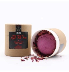 Experience a relaxing and rejuvenating bath with this luxurious bath bomb set 