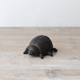 Hide keys in style with our decorative animal ornament made from cast iron - a charming and functional addition to you