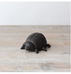 Decorative cast iron animal ornament perfect for hiding your house keys